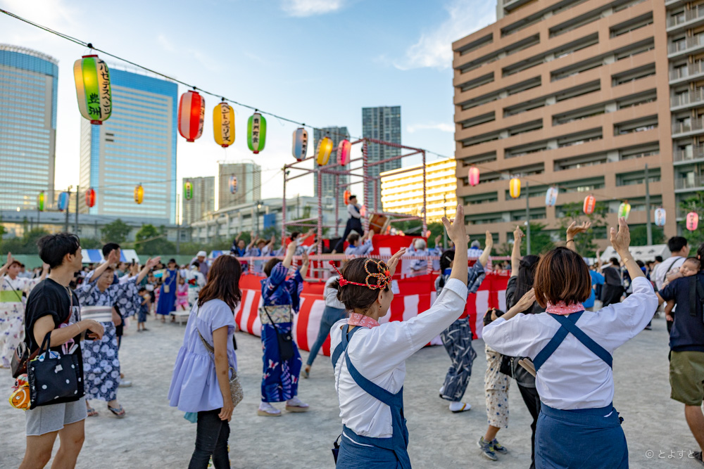 大盛況すぎる「豊洲町会 納涼盆踊り大会 2025」、初日のようすを現地から写真レポート！
