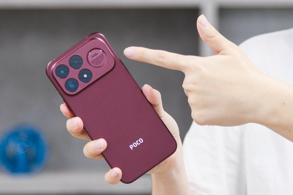 なぜスマホにBOSEのサブウーファーを付けたのか？ゲーム性能にサウンド、ディスプレーに完全特化のガチ強スマホを触ってみた（アスキー）