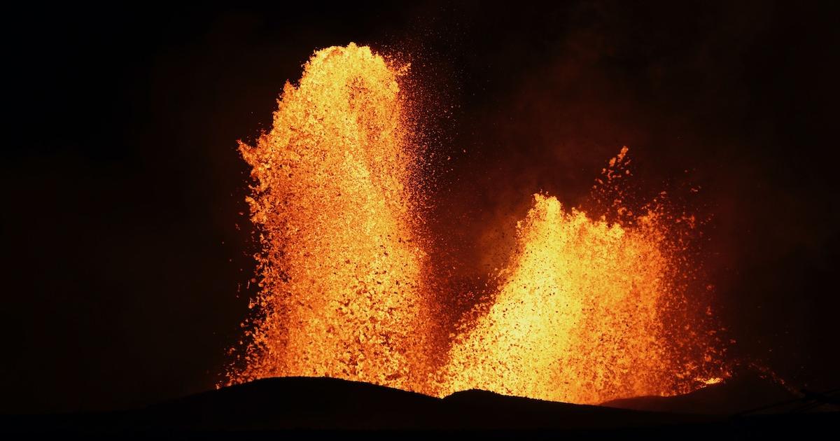 地球の核に眠る「金」がマントルに流れ出している