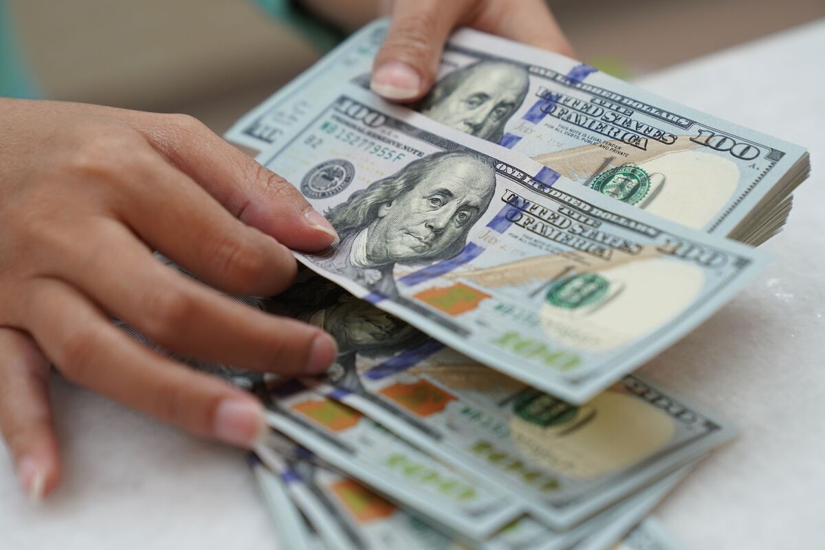 ドル下落、2022年４月以来の安値－関税や景気見通し懸念で売り圧力
