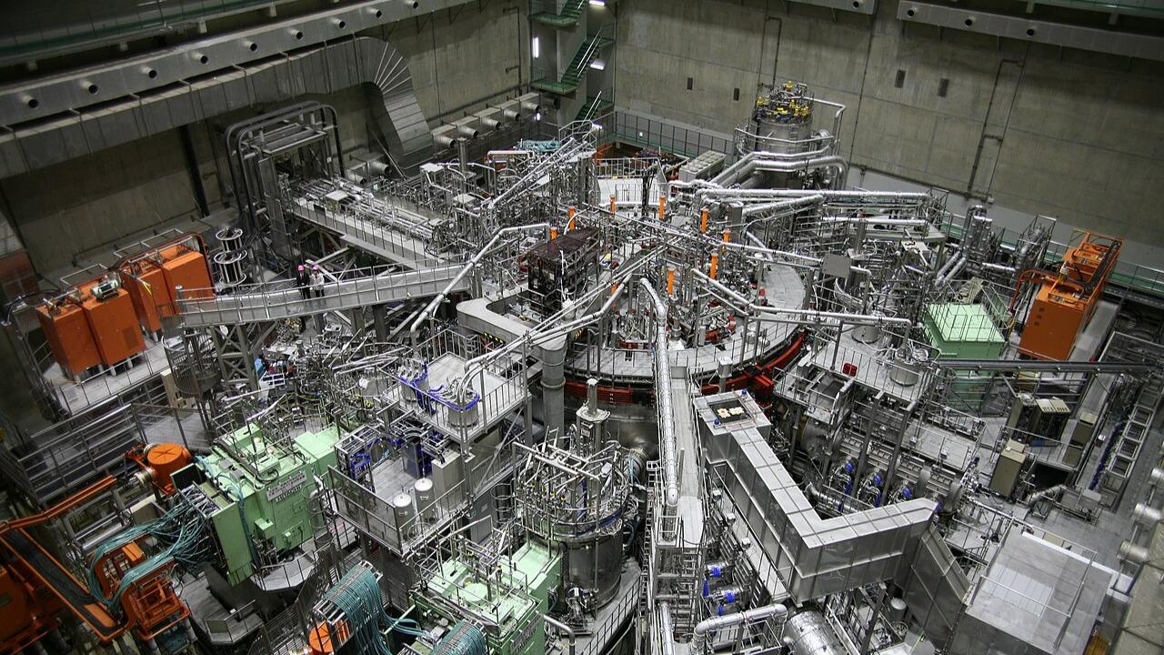 【日本の人工太陽計画 2030年代の発電商用化を目指す】核融合炉の実現はどこまで近づいたのか