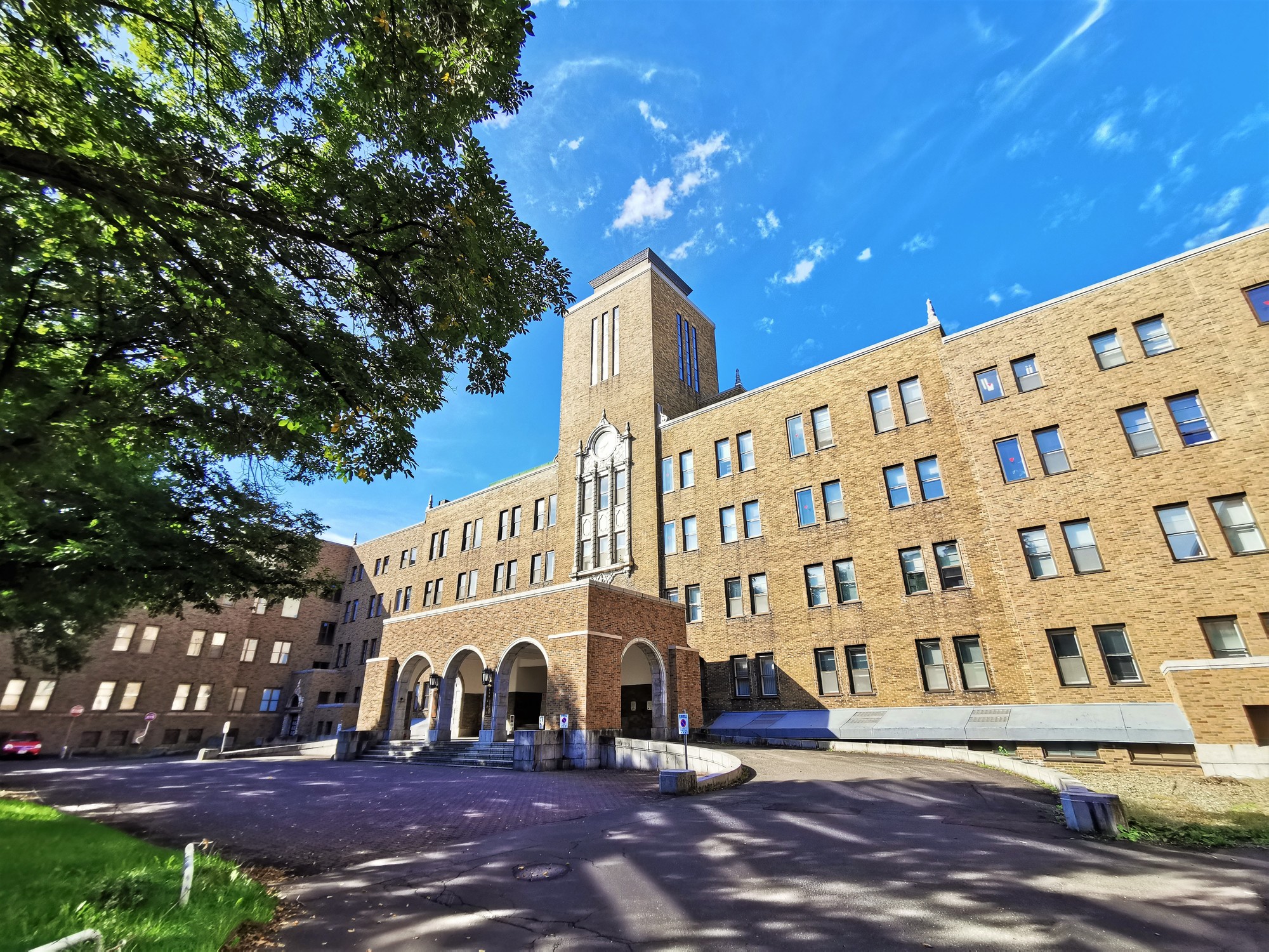 「高校時代に理想としていた大学生活」 “講義の評価が高い北海道の大学”といえば？ ランキング上位に「まず教授が濃い！」「テストもたくさんある」の声