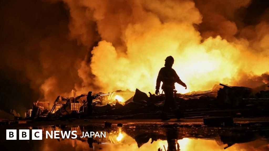 ロシアの攻撃で少なくとも21人死亡、迎撃ミサイルあれば「救えたはず」とゼレンスキー氏