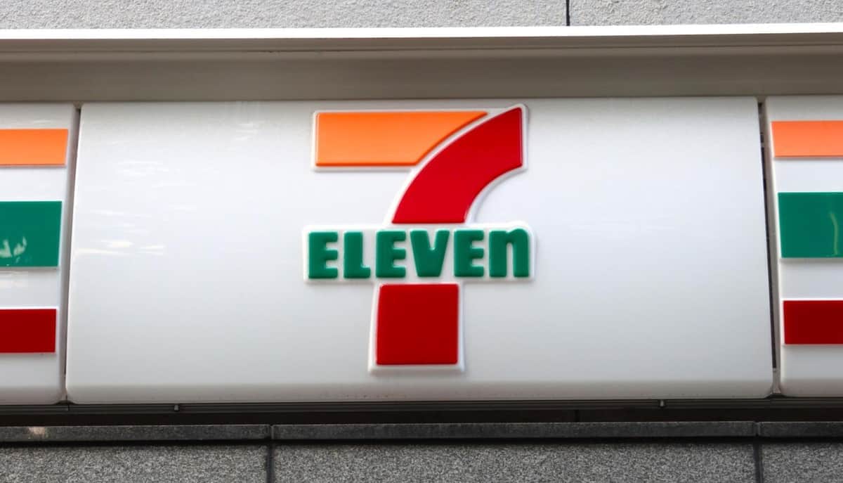 セブンのスムージー半額、専用マシン長蛇の列→一度持ち帰り後日来店に批判 本部も「しないようお願い」、混雑には謝罪