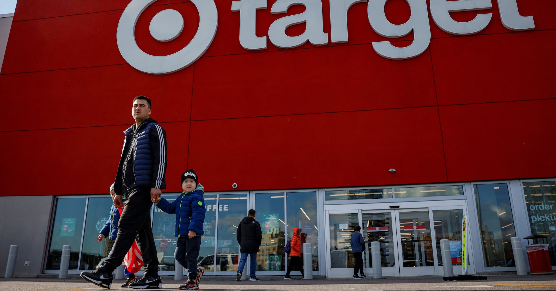 米ターゲット、年間売上高見通し引き下げ 2─4月期売上大幅減で