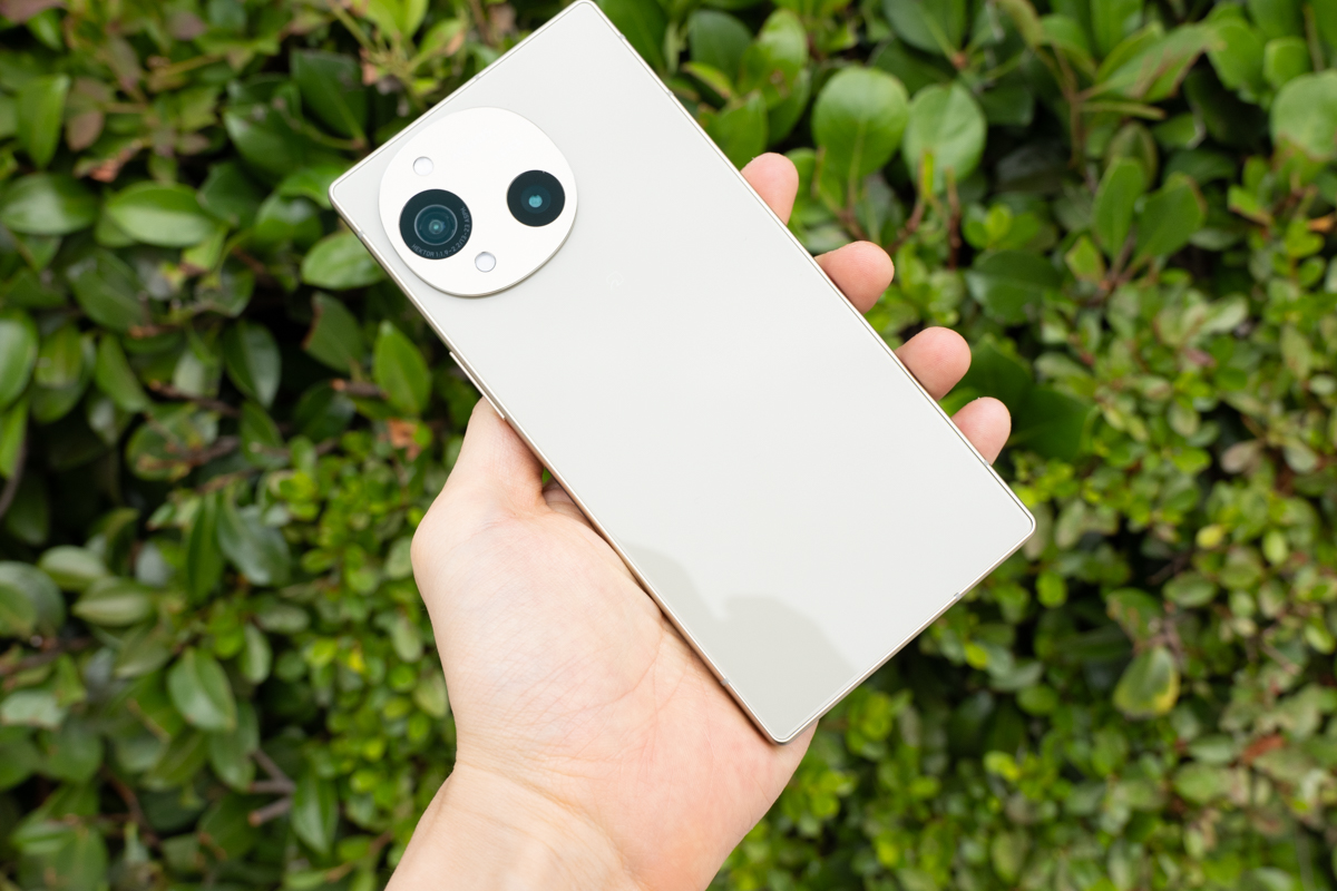 AQUOS R10は品位ある音響を手に入れた記念碑的一台