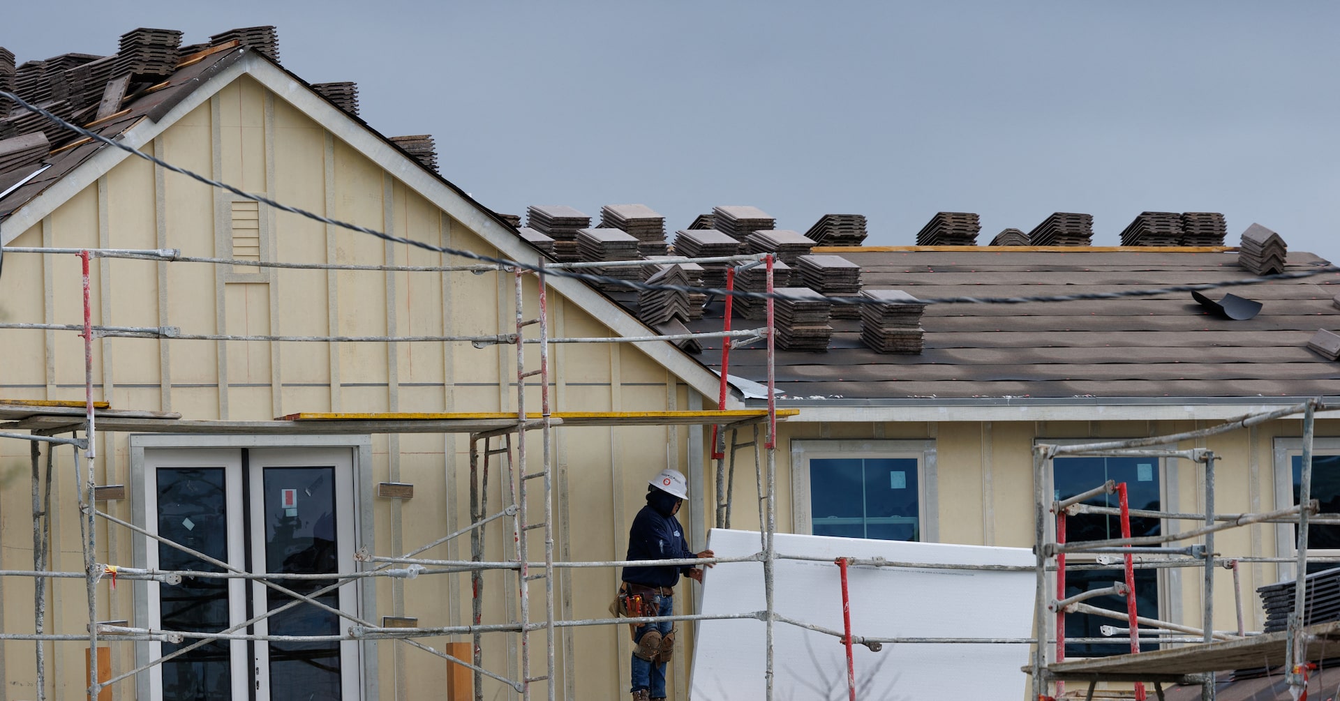 米新築住宅販売、4月10.9％増で22年以来の高水準、見通しには影