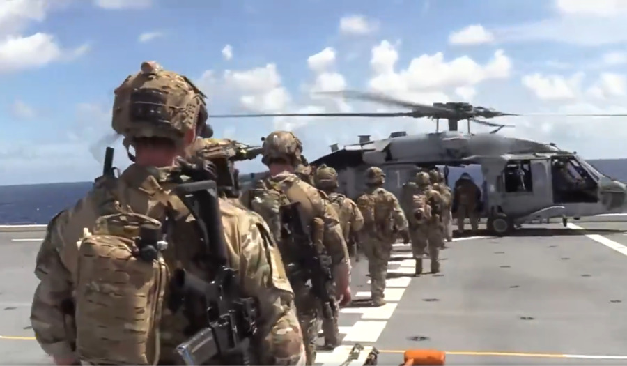 「逃げるなコラ！」 カリブ海からインド洋まで“執念の大追跡劇”に終止符 アメリカ軍が「怪しいタンカー」を臨検