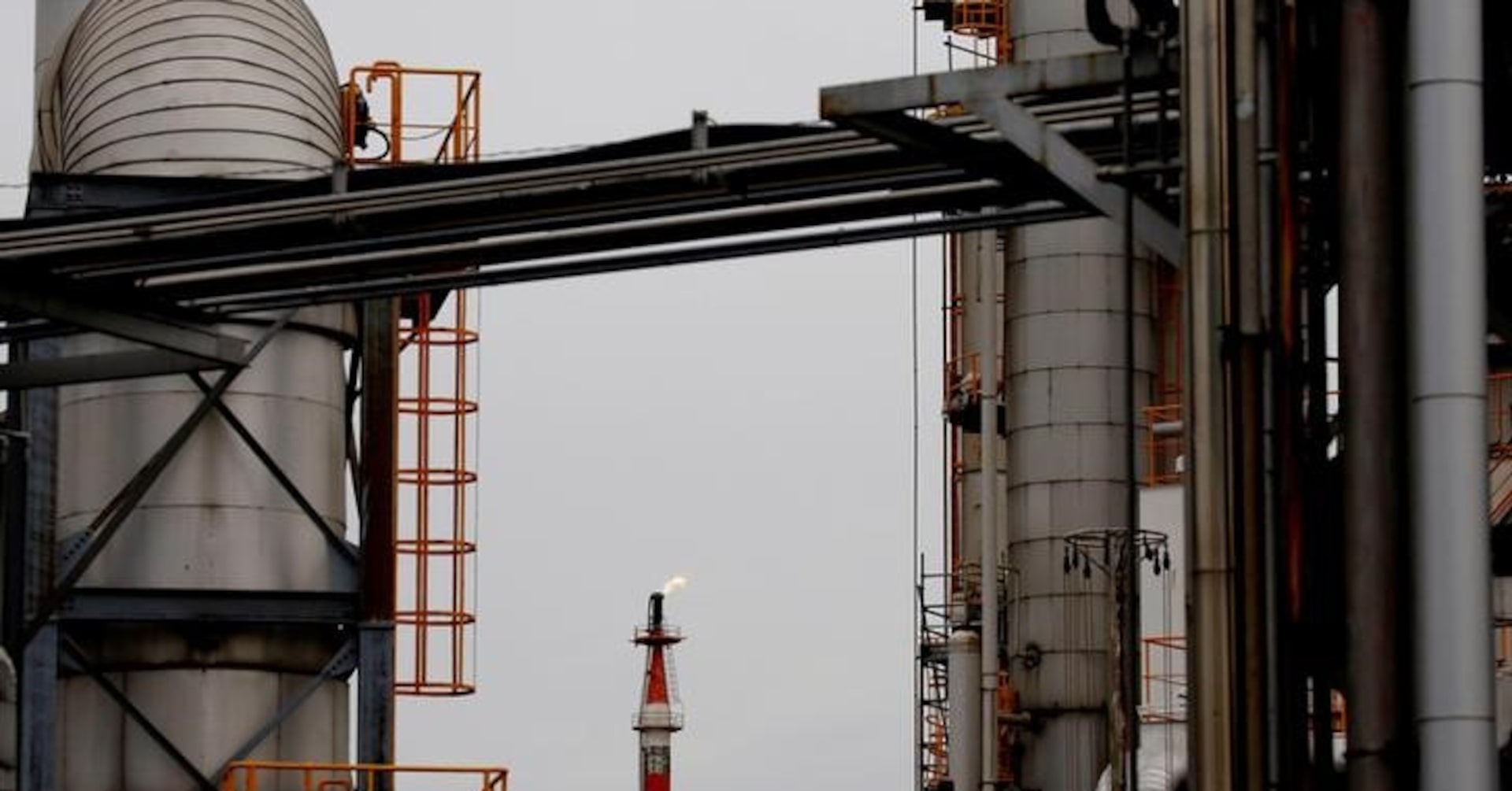 機械受注4月は9.1％減、大型案件が剥落 判断維持「持ち直しの動き」