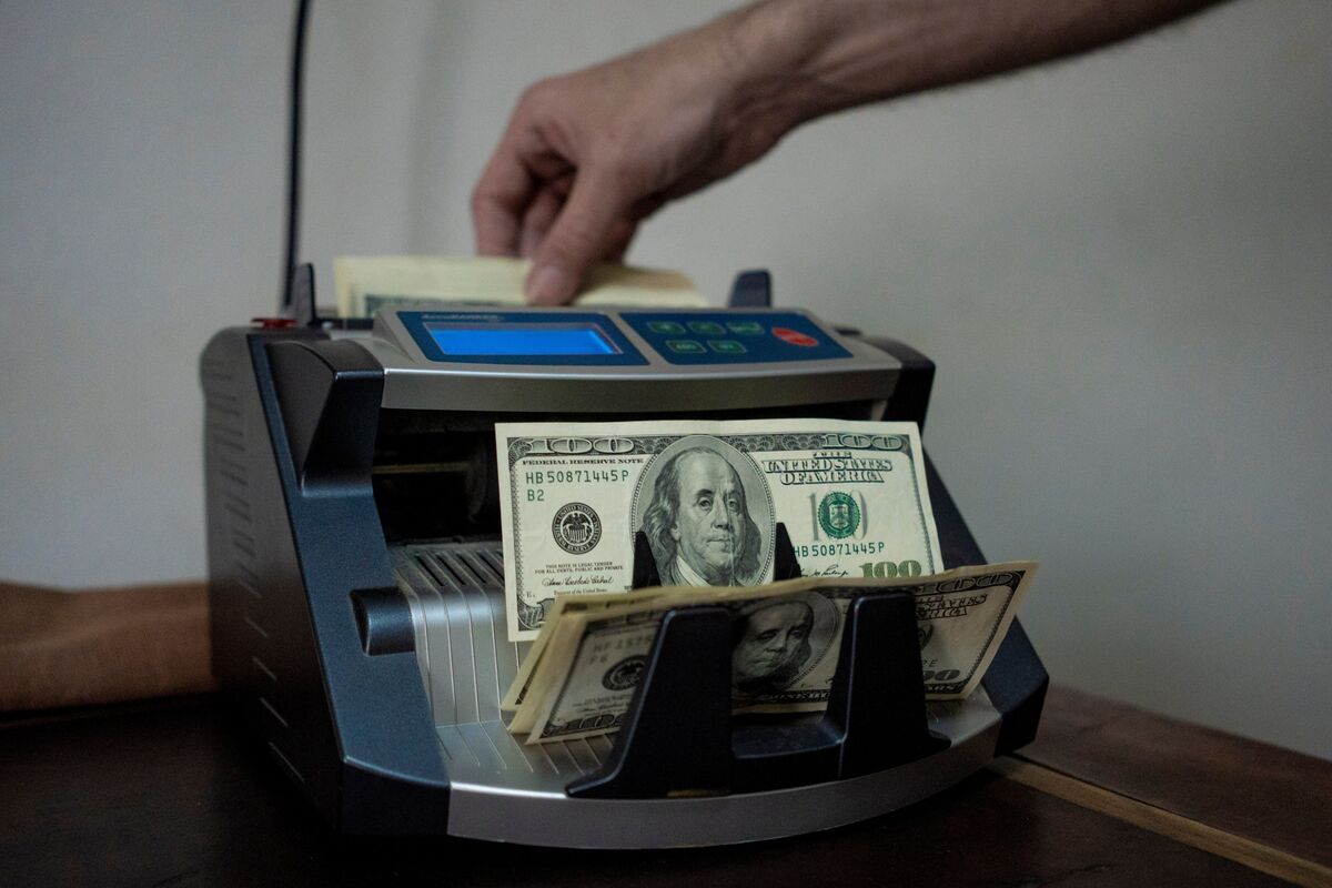 米ドルが対アジア通貨で急落、市場に衝撃－為替協定巡る思惑も浮上