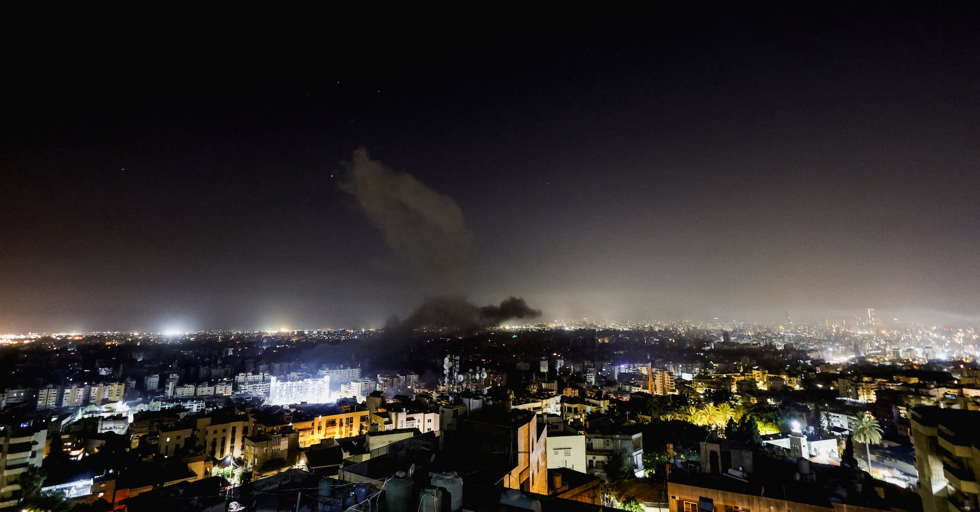 イラン戦争開始から2週間、双方が徹底抗戦の姿勢 死者2000人超