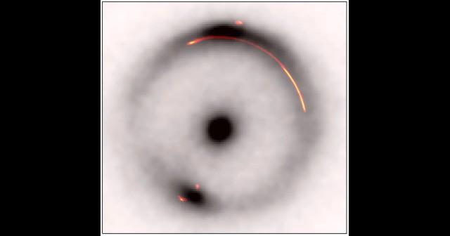 重力レンズ像の「くびれ」から見つかった、謎のダーク天体