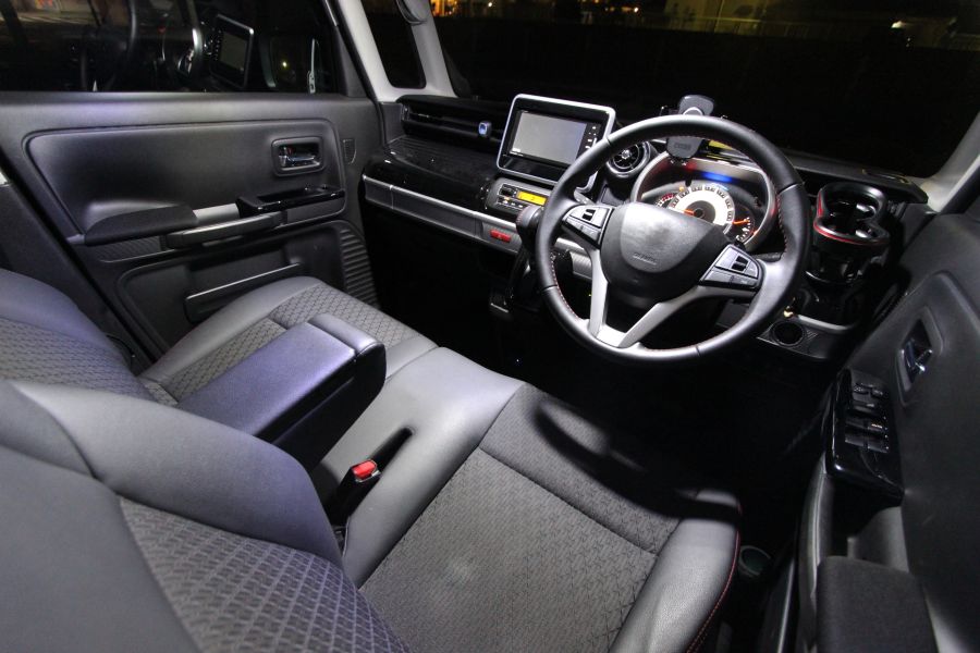 「こんなクルマはゴメンだ…」 他人のクルマに乗って「一番堪えられない」ポイントとは？ 見た目よりも何よりも…！