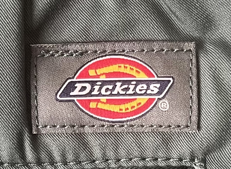 「2枚目を購入」 Dickies（ディッキーズ）の“ワークパンツ”が高評価 「シルエットも履き心地もいい」「耐久性がある」