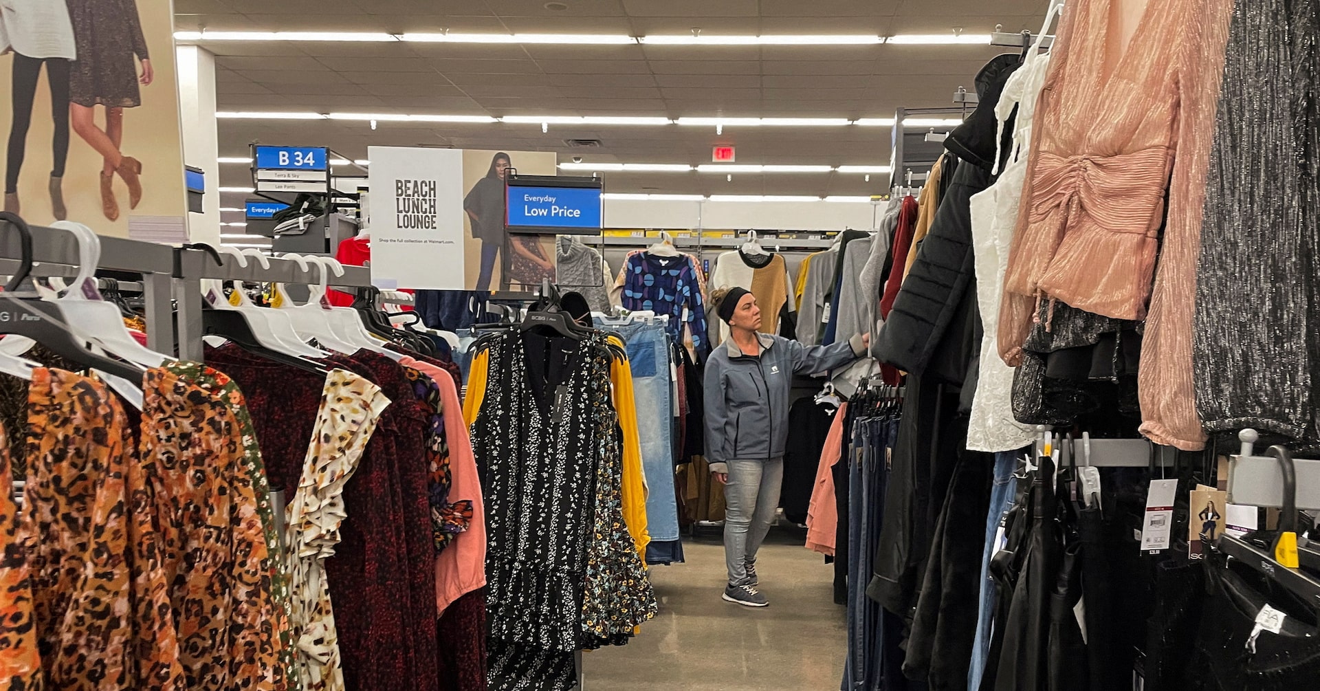 アングル：米小売業者、関税引き下げ合意で夏物商戦向け中国商品確保急ぐ