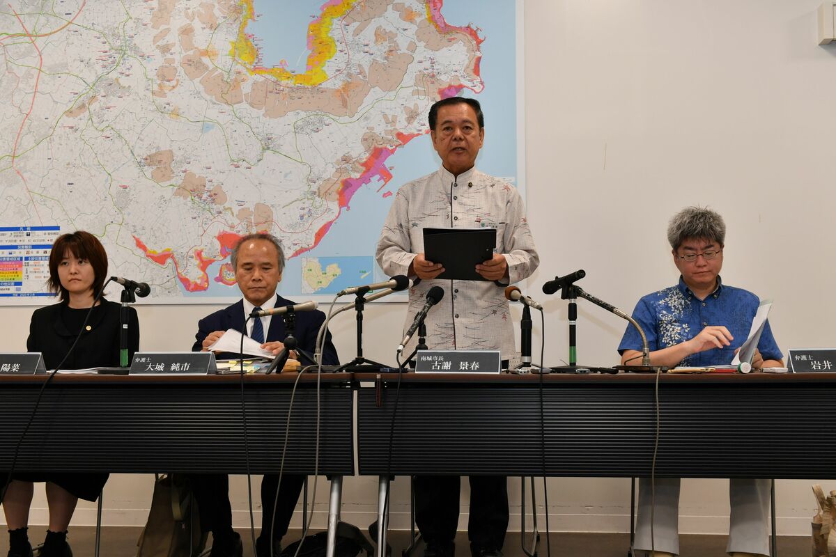 【速報】沖縄・南城市長、職員へのキスなどセクハラ行為を否定 手に触れた行為は謝罪 第三者委員会の辞職提言を受け会見
