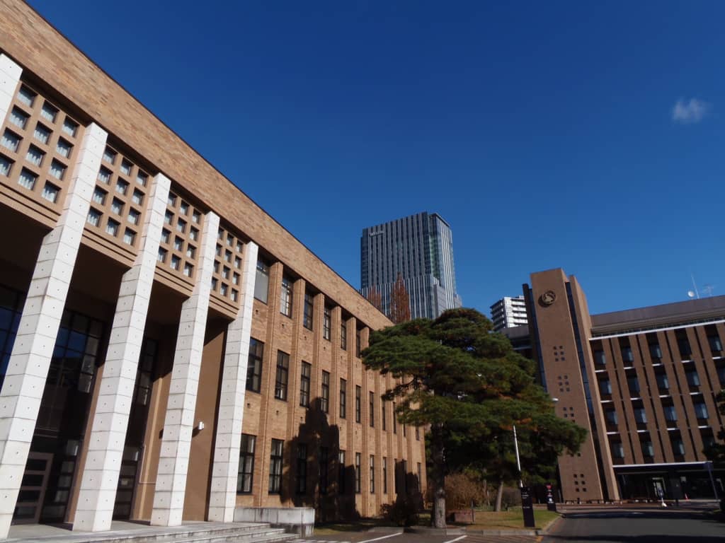 「就職とかも完璧だし、勉強のとこもすごい強い」 男性が選ぶ“就職力が高いと思う国立大学”ランキング上位に「サポートも充実」「図書館も日付が変わるまで開いてる」の声