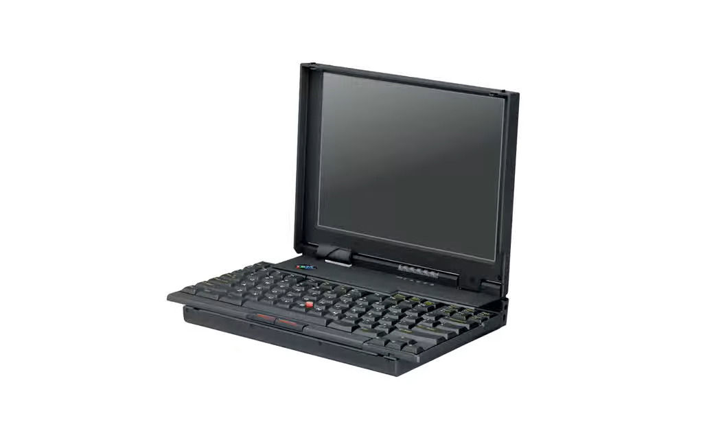 かつてIBMのThinkPad 701は9.7インチ幅なのに11.5インチのフルサイズキーボードをバタフライ構造で可能にしていた