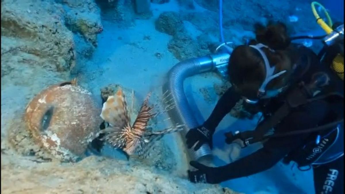 トルコ沖で見つかった沈没船、世界最古の沈没船と判明 船内の遺物の年代から