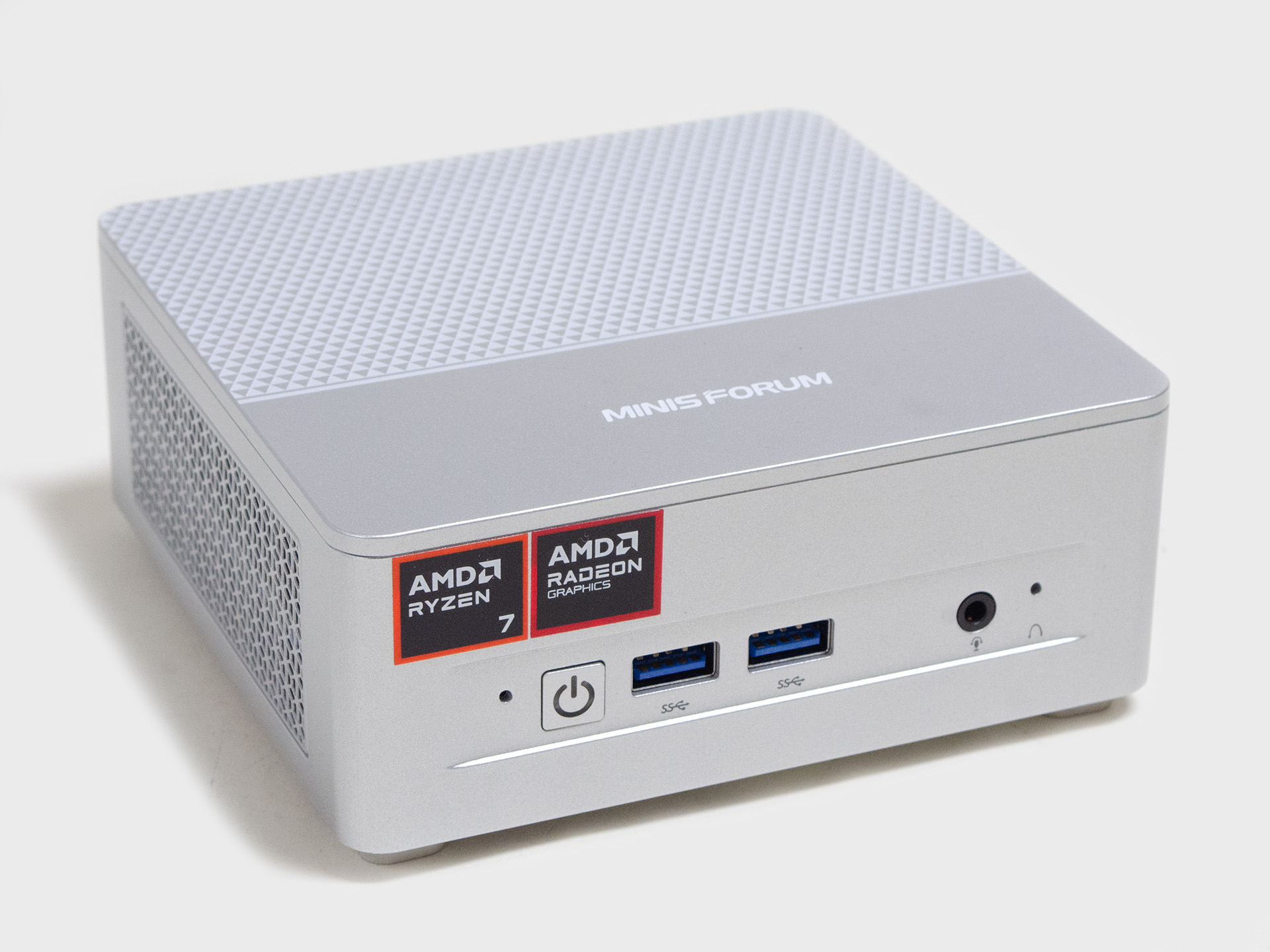 NPUレスで高コスパ。Ryzen 7 255搭載ミニPC「X1 Lite」を試す