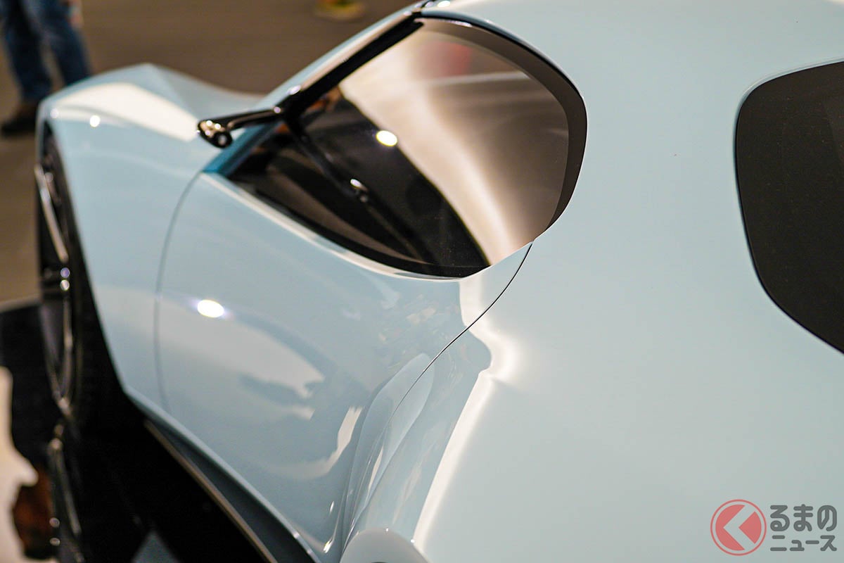 マツダの「"ちいさな"スポーツカー」！ 「ポルシェ」級スペックの「ロータリー」エンジン搭載モデル！ 全長4.2m級の「ちょうどいいサイズ」もイイ「アイコニックエスピー」とは