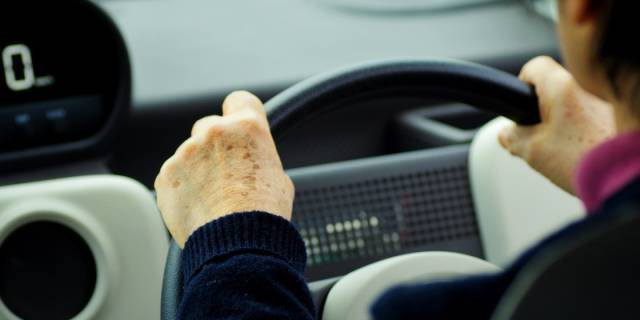 「車」が必要なのに“保有”認めず…生活保護受給者の「自立」を妨げる“行政の運用実態”に、裁判所が発した“警告”が意味するもの（弁護士JPニュース）