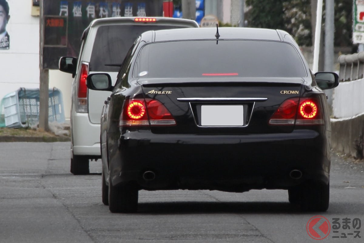 「時速15キロ」超低速走行からの"あおり運転男"逮捕！ 「クルマぶつけられた！」自ら110番通報も"ドラレコ"で自爆!? ネットでは批判集まる