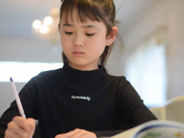 日本の小学生、「算数の学力」は世界でもトップクラスなのに…“苦手と感じる子”が多い衝撃の理由（with online）