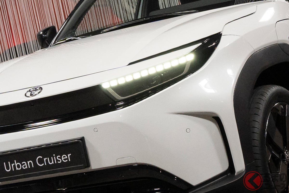 トヨタ新型「“斬新”コンパクトSUV」に反響あり！「ちょうどいいサイズ」「マジで欲しい」の声多数！ ヤリスクロスより“ちょっと大きい”「アーバンクルーザー」ドイツ仕様とは！