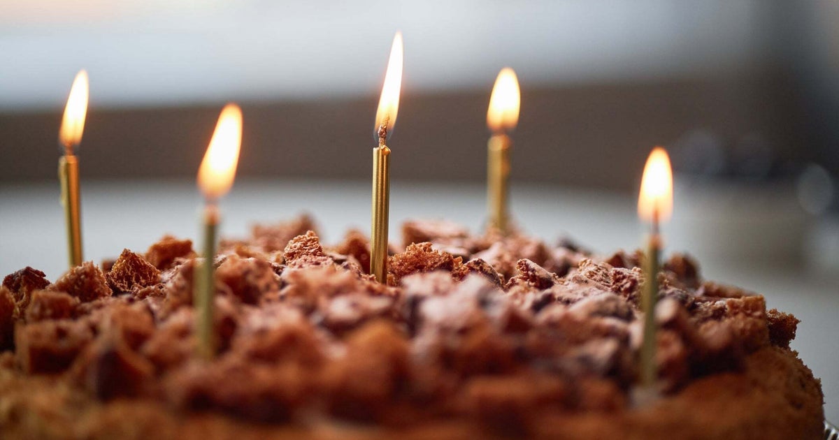 娘の誕生日ケーキのために、奮発した母親。8000円払って渡されたのは…「どういうこと？」写真が物議
