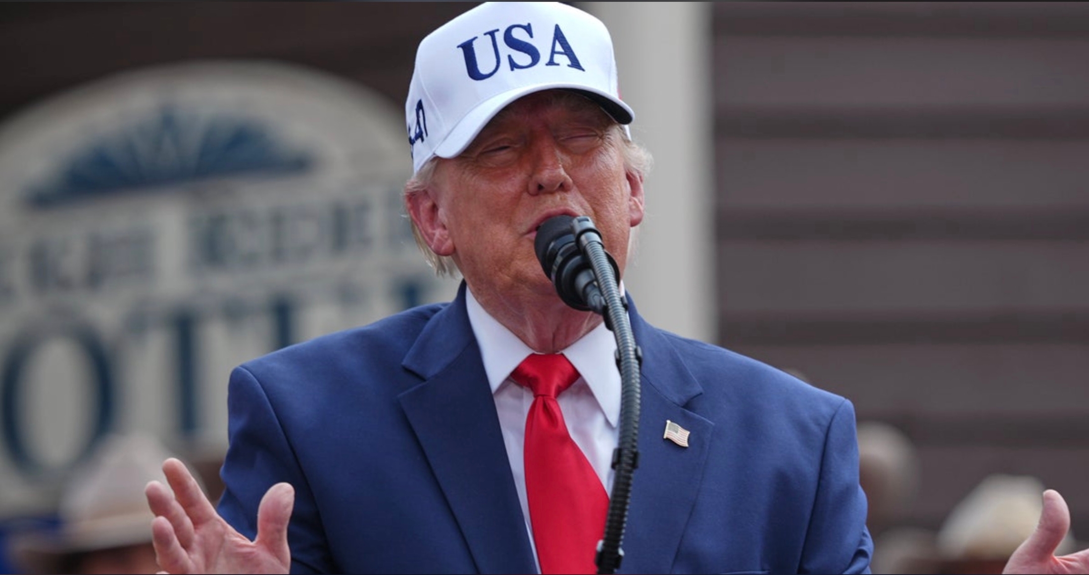 トランプ、自分が医師になりジュリア・ロバーツら“手遅れ”になった著名人をあざける支離滅裂なAI動画を投稿（ハフポスト日本版）