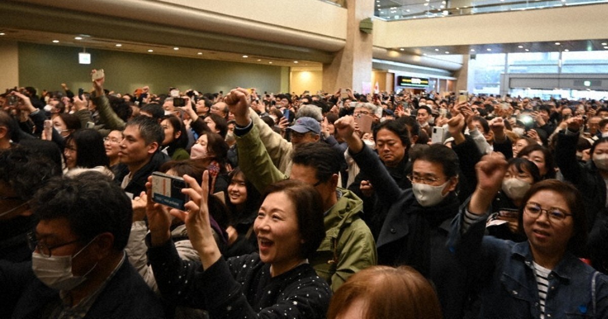 若者に刺さる高市フィーバー 本当に「日本は明るくなった」のか