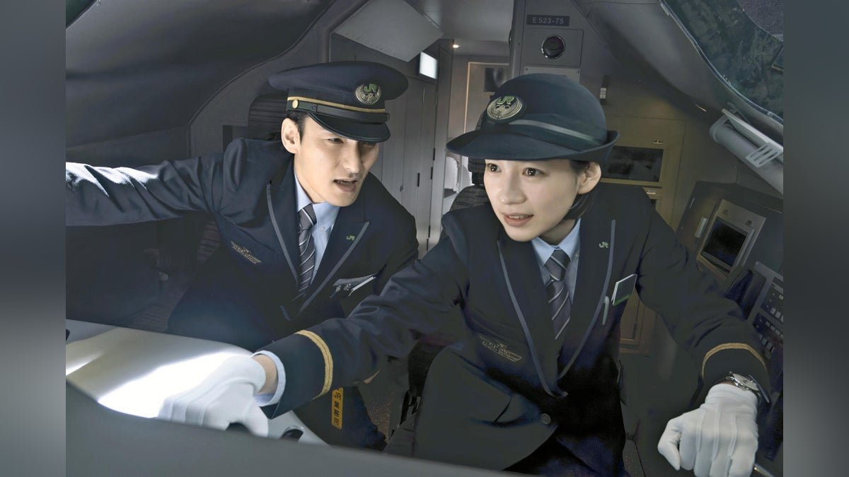 昭和版「新幹線大爆破」出演者に“人間の圧力”感じた草彅剛「今の僕より全然年下、なんですかあの貫禄は」