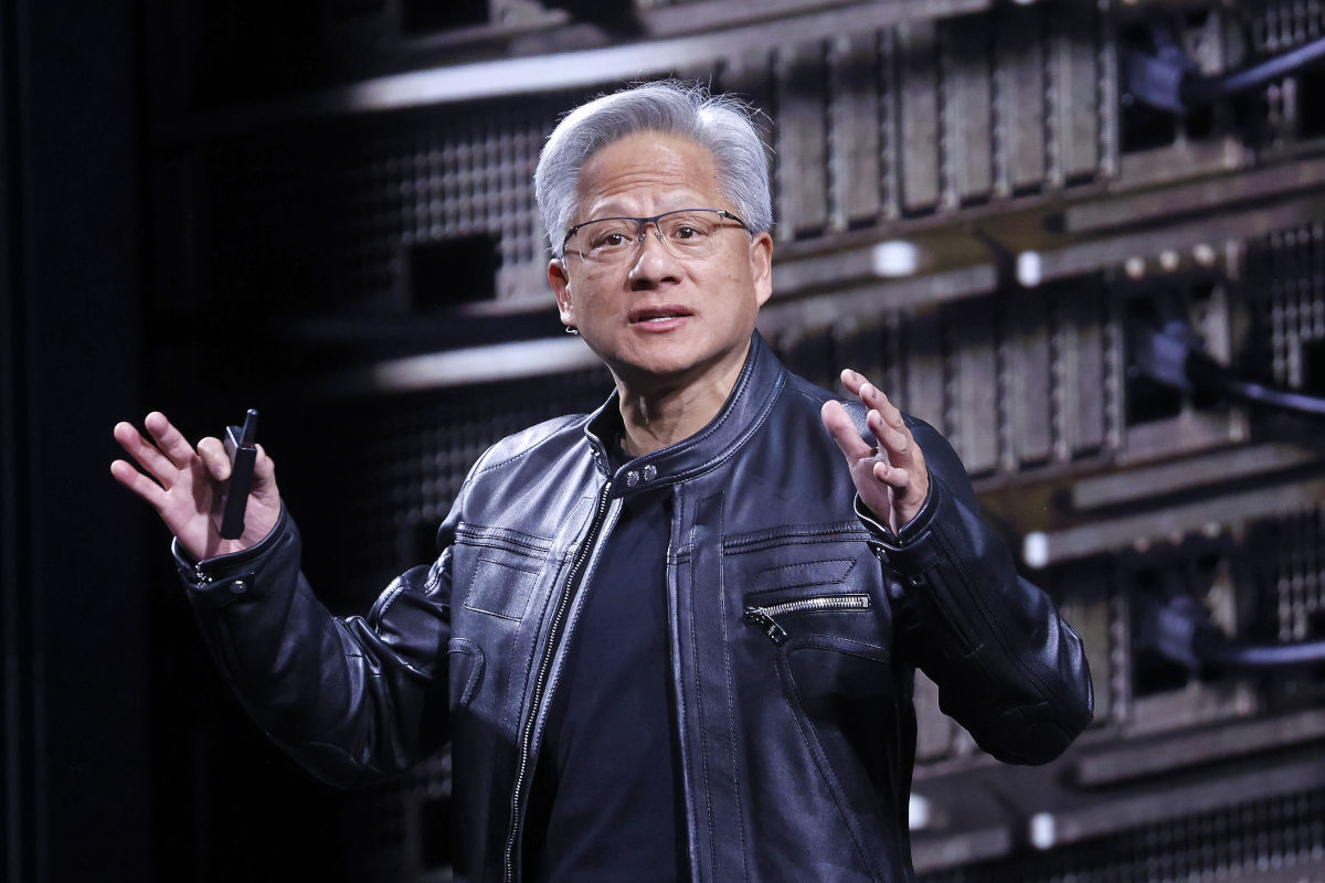 ジェンセン・フアンの純資産が2000億ドルに迫る──NVIDIAのハギングフェイス買収を受け