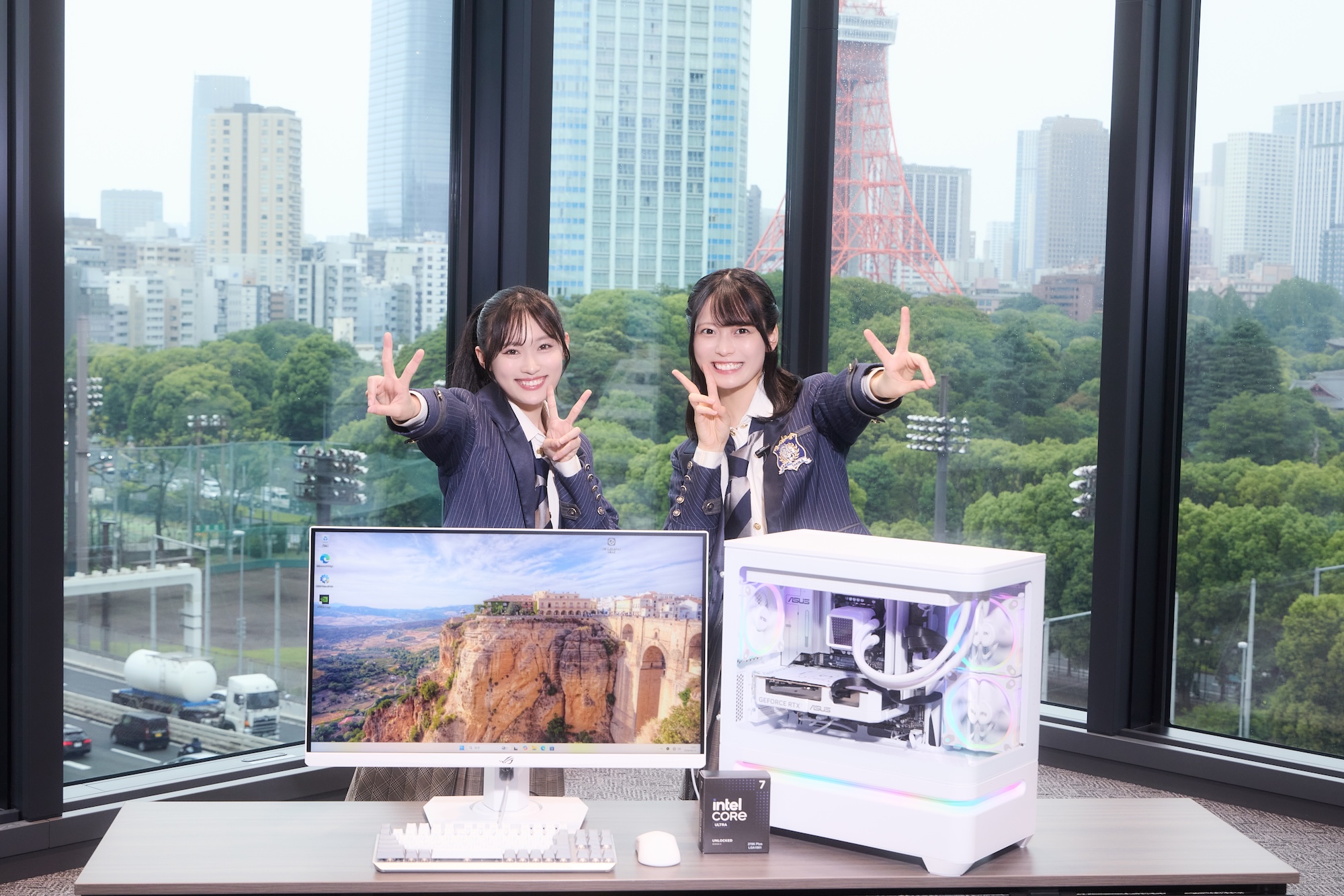 AKB48 新井彩永＆奥本カイリもびっくり「こんなに簡単なの？」 最新の自作パソコンを楽しく組み立ててみた