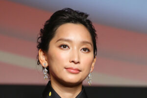 杏 パリ猛暑もクーラーなし｜ニフティニュース