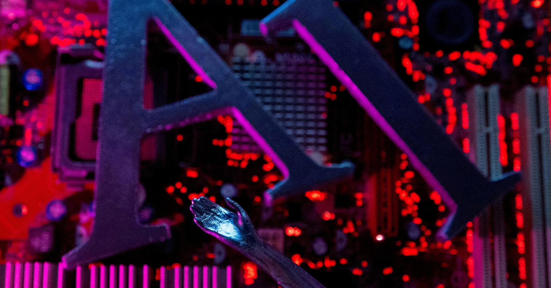 アングル：汎用半導体、供給不足で価格高騰 ＡＩ向け生産急拡大のあおりで