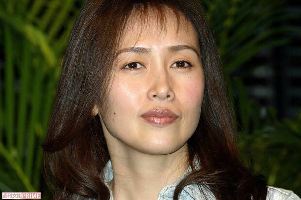 「絶妙にダサいのよ…」の冷笑、「恐ろしく古い」という工藤静香の“ひざ見せ＆ドクロ”私服（週刊女性PRIME）