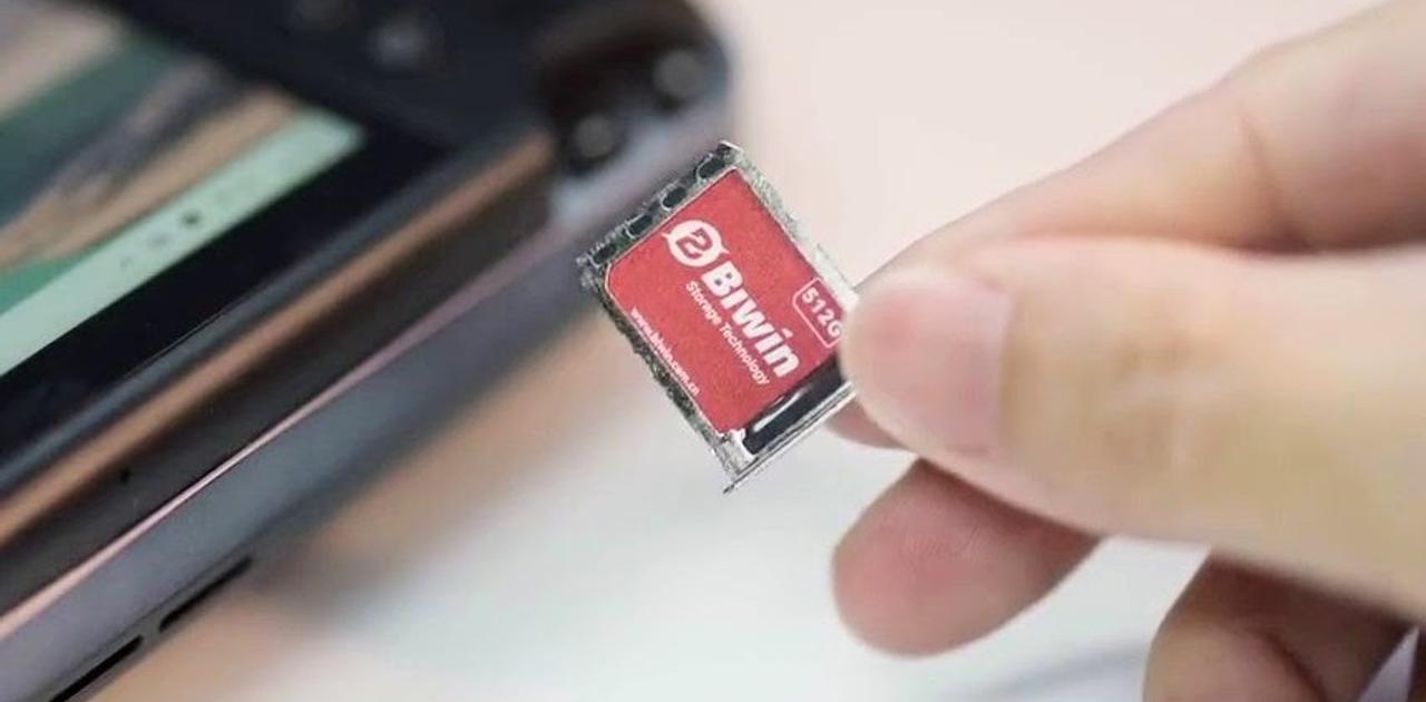 まるでmicroSDカードのような｢mini SSD｣が誕生。すでに対応製品まで！