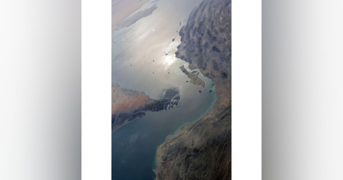 ホルムズ海峡はなぜあんな地形なのか、いずれはふさがる運命