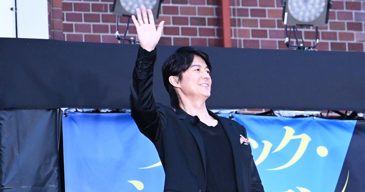福山雅治、新宿降臨で騒然「It's Show Time」決めゼリフに大歓声