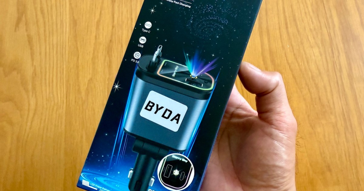 【大人気カー用品】Amazonで大人気のカーチャージャーを使ってみた / レビュー400件以上で評価4.5