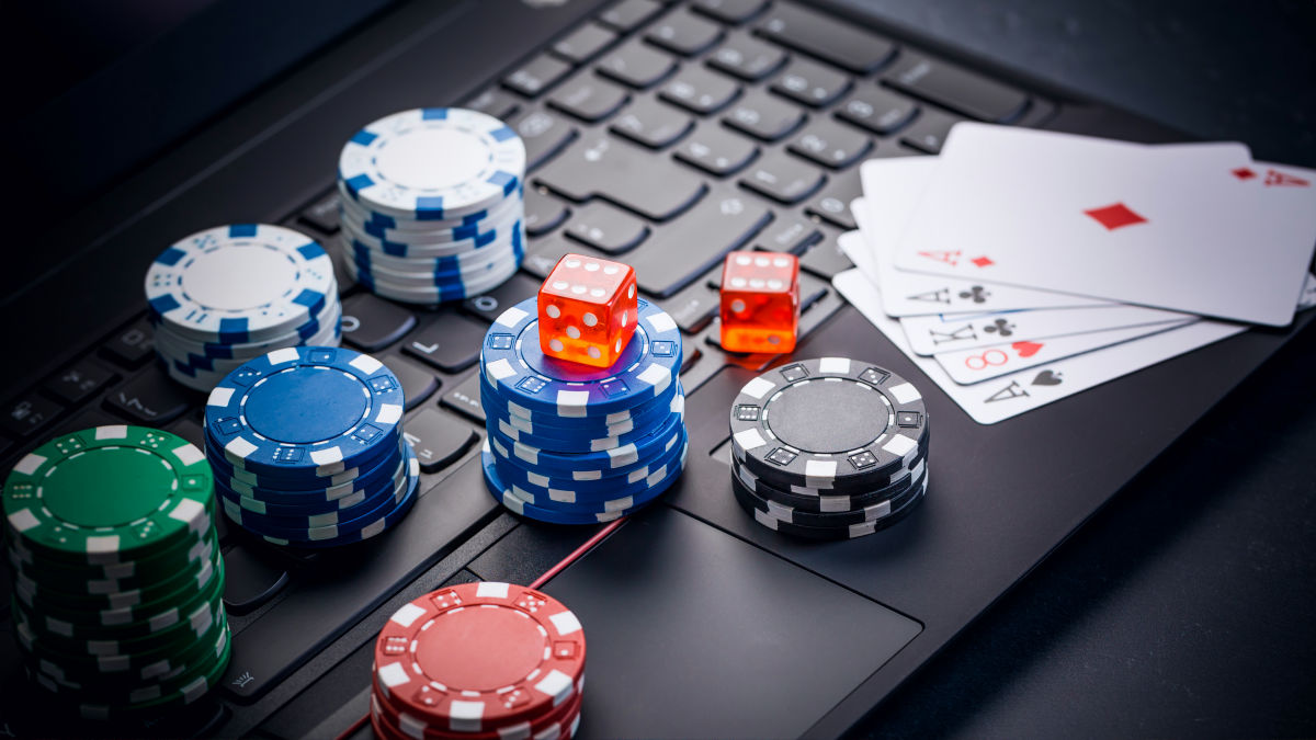 「16歳未満のSNS禁止法」の黒幕はオンラインギャンブル広告の規制を阻止したい広告代理店だった可能性