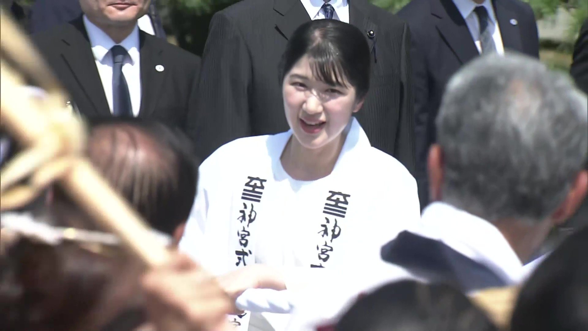 愛子さま 伊勢神宮の「お木曳行事」はっぴ姿でご参加 名前が入った木遣り唄に喜ばれる 水族館でラッコやジュゴンも鑑賞