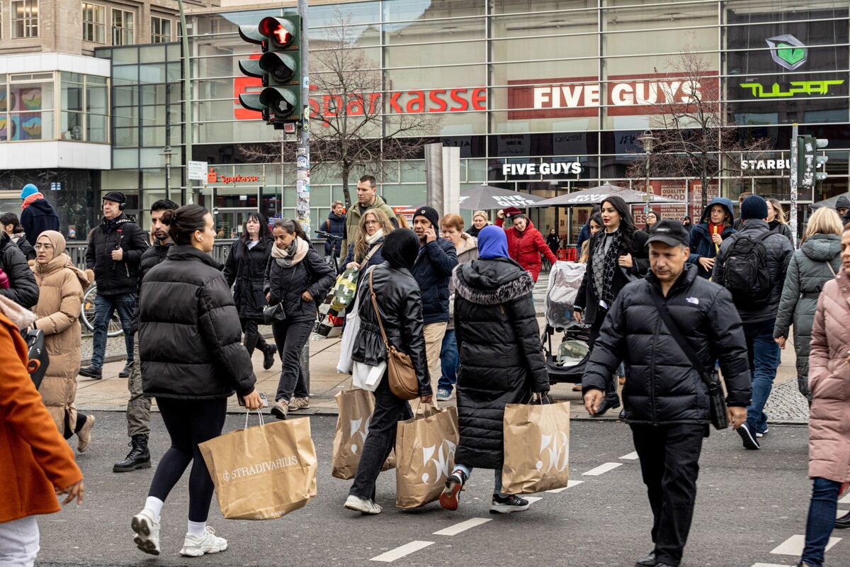 【焦点】ユーロ圏インフレは2%近辺へ、ECBの12月据え置き根拠強まる