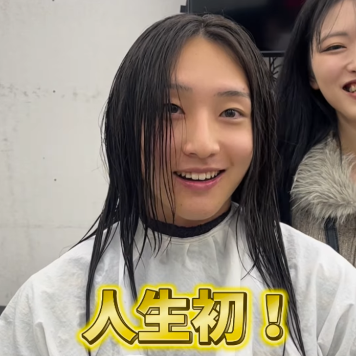 肩まで伸びた髪をバッサリ！個性派ロン毛イケメン、人生初のマッシュに挑戦…別人級に絶賛「どの髪型もイケる」｜まいどなニュース