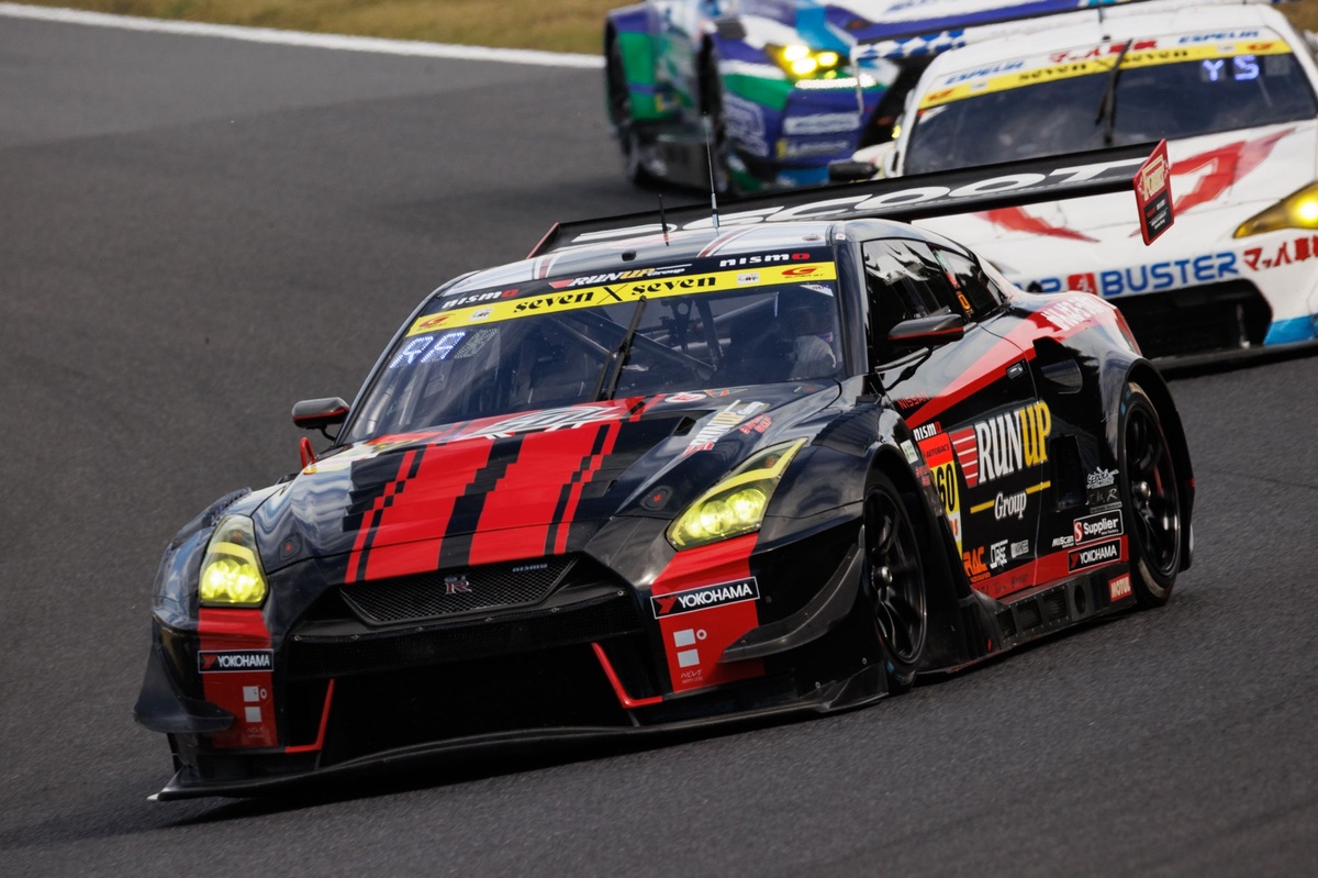 一体どこから来た！？ “ほぼ最後尾”28番手から2位表彰台！ 360号車RUNUPはいかにして特大ジャンプアップに成功したか