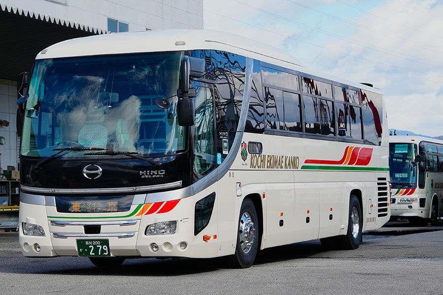 国内初の「フルフラット座席」夜行バス ついに本格運行へ まさに“寝台バス”全国に増殖か!?