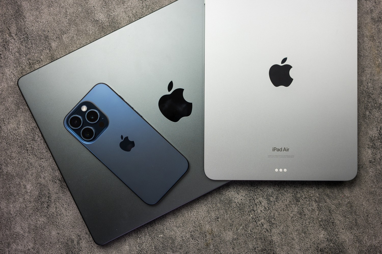 画像を開くとiPhoneが乗っ取られる！Apple製品を狙う「巧妙な攻撃」と対策（ライフハッカー・ジャパン）