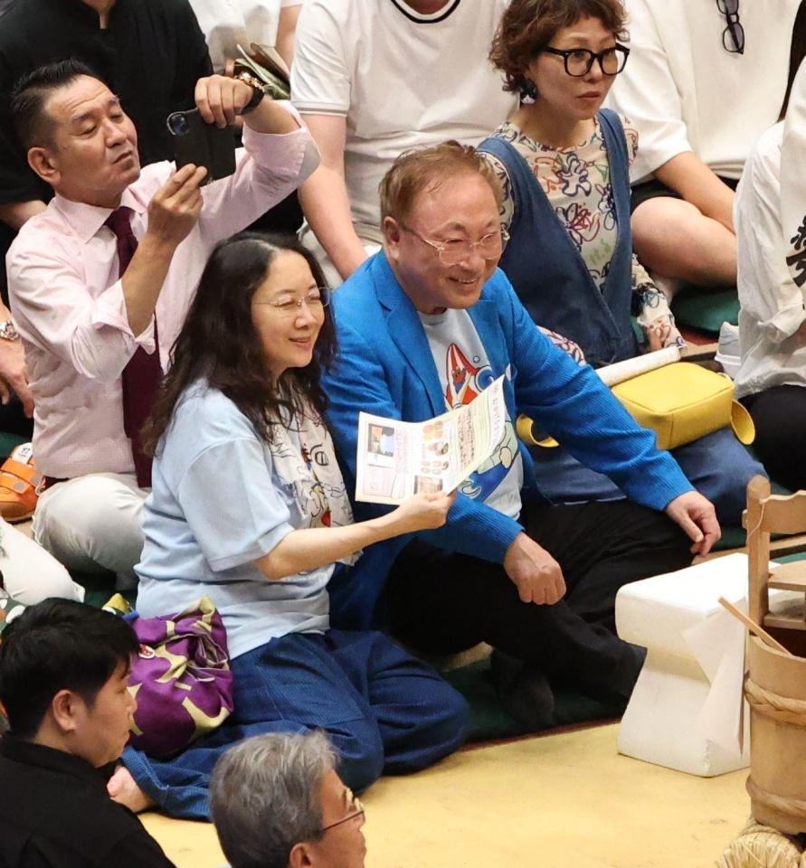 大相撲中継に著名人が次々と映り込む 高須院長の後方に元人気アイドル 芸人の姿も ＳＮＳ反応「気になって仕方がない」